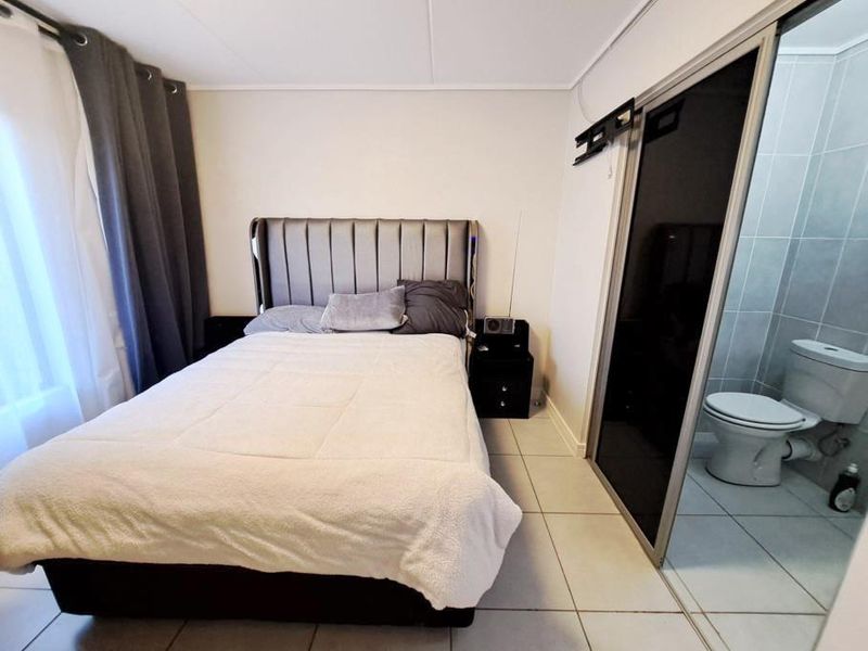 Ground Floor 2 Bedroom Apartment with Private Garden - Photo 7
