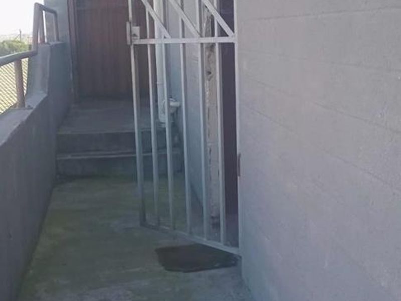 Two-bedroom apartment for rent in the heart of Gugulethu - Photo 3