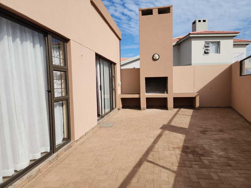 Second row house from the sea in Sunbay, Henties Bay. - Photo 2