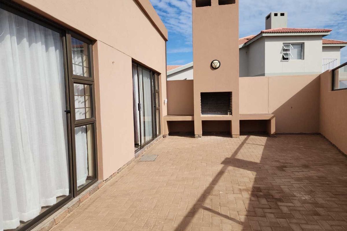 Second row house from the sea in Sunbay, Henties Bay. - Photo 2