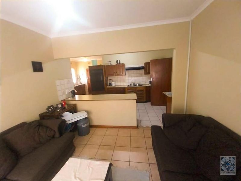 3 Bedroom House In Marbela Complex Birchleigh North - Photo 3