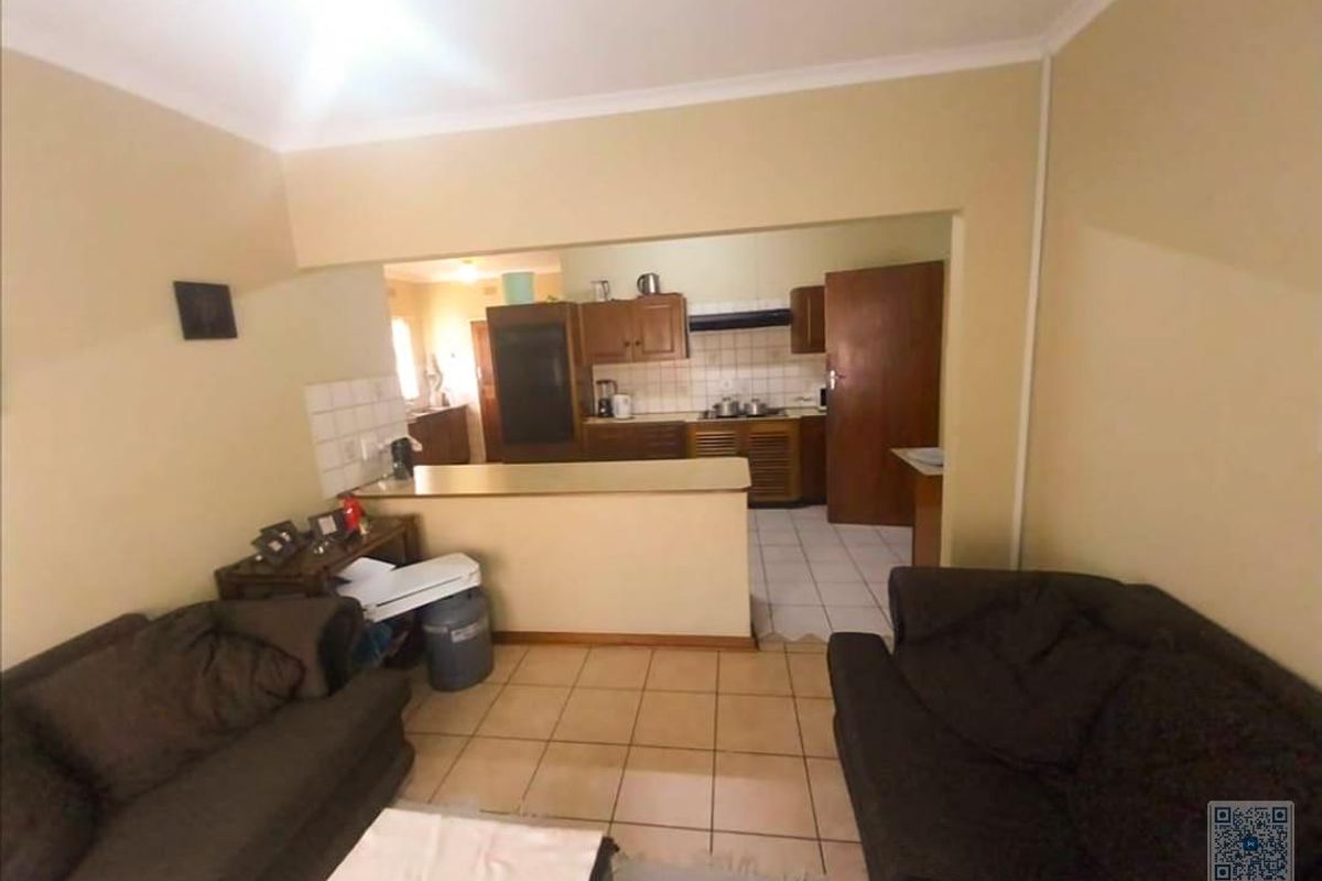 3 Bedroom House In Marbela Complex Birchleigh North - Photo 3