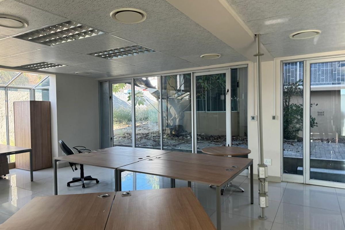 STAND ALONE BUILDING TO LET - VERY MODERN - Photo 3