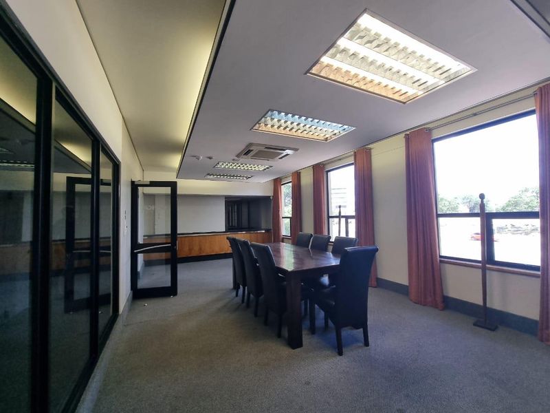 Versatile Industrial Building with corporate identity - Photo 10