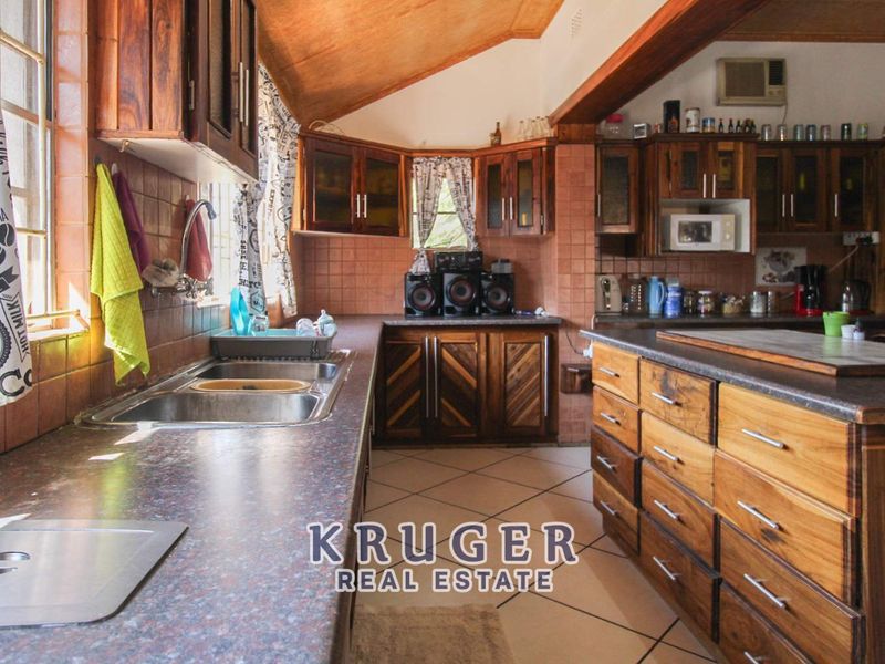 🌟 Spacious Family Home with Private Flat – Prime Location, Outjo! 🌟 - Photo 4