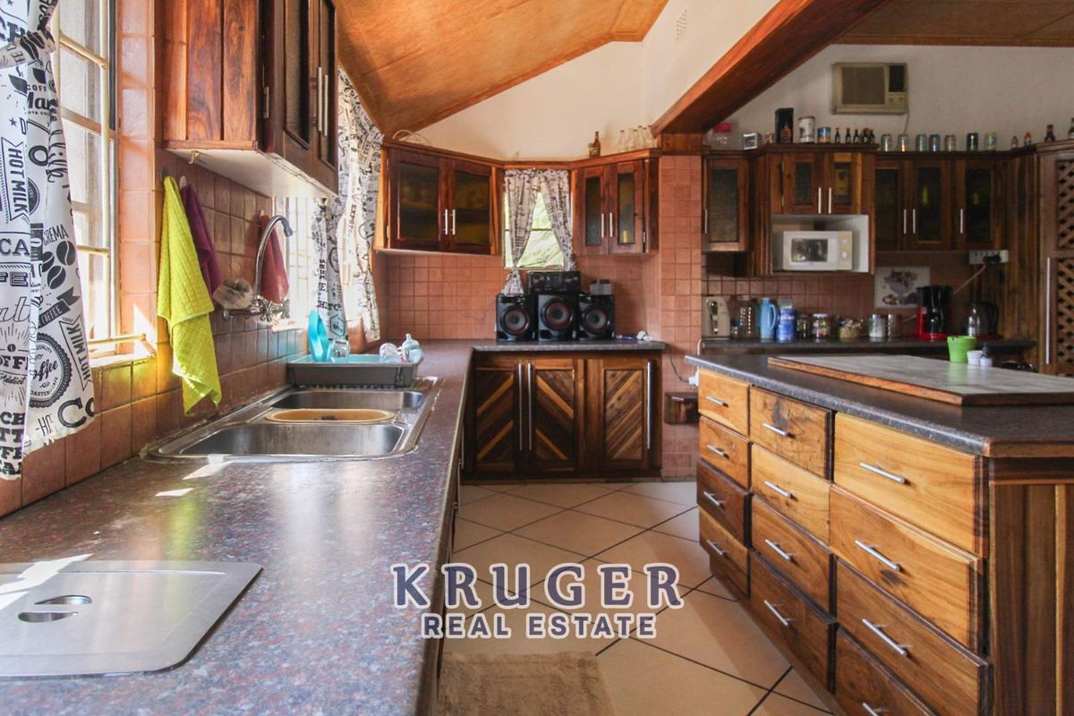 🌟 Spacious Family Home with Private Flat – Prime Location, Outjo! 🌟 - Photo 4