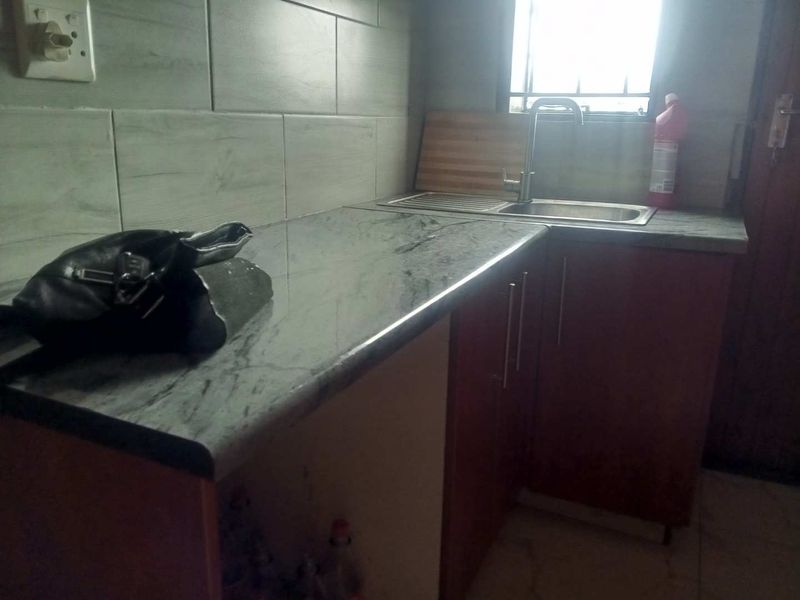 Cozy 2-Bedroom Flat with Modern Amenities in Devon, Nigel - Photo 5