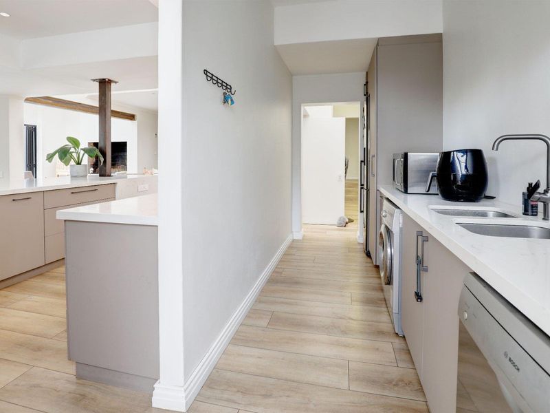 Bright, airy, and thoughtfully modernized with a creative touch. - Photo 10