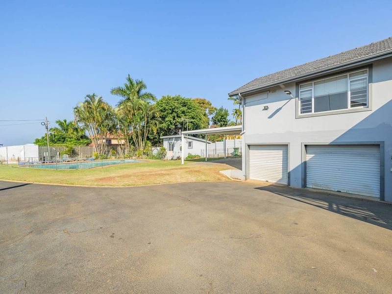 Great home available in prime Glenashley with a great entertainment area and a sea view. - Photo 6