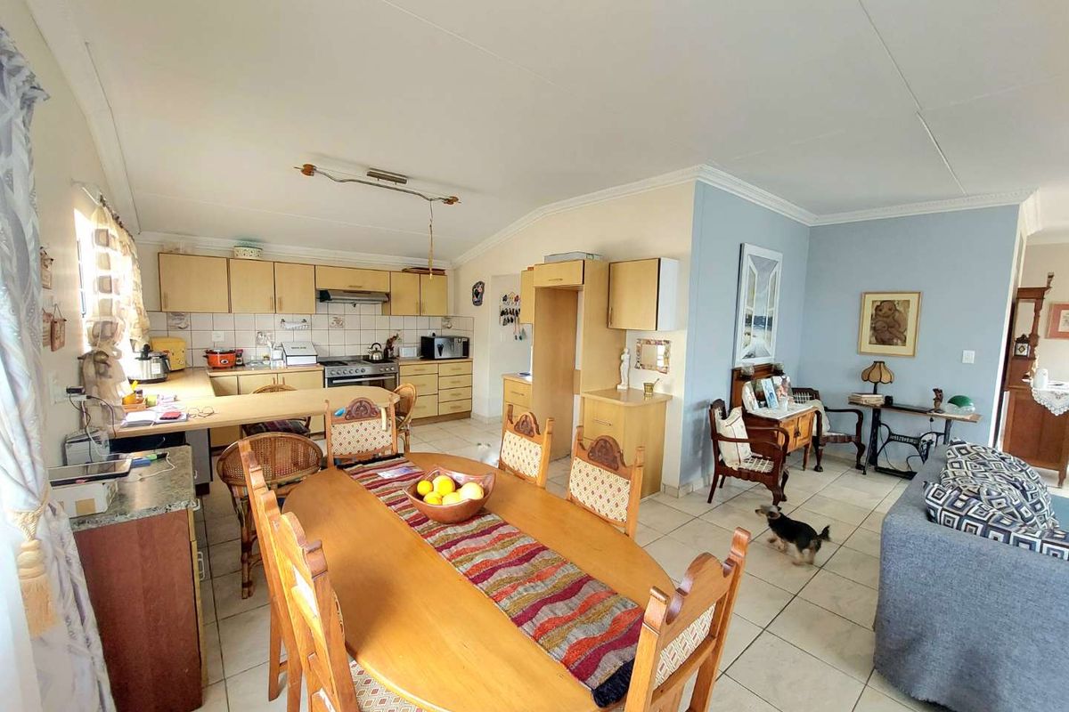 Main House + 2 Flats: Perfect Rental Investment Opportunity - Photo 4