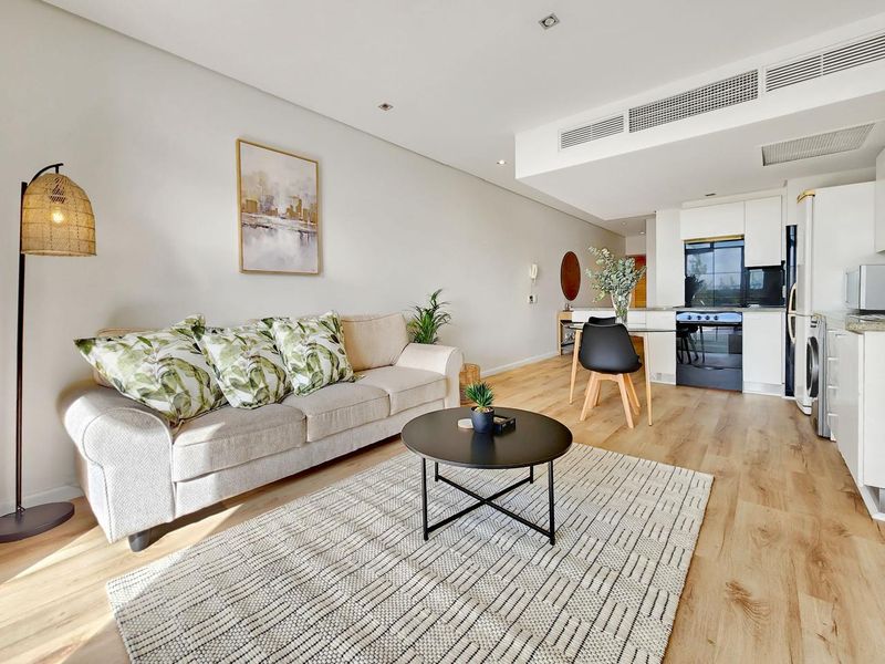 Urban Sophistication Meets Effortless Living in the Heart of De Waterkant - Photo 7