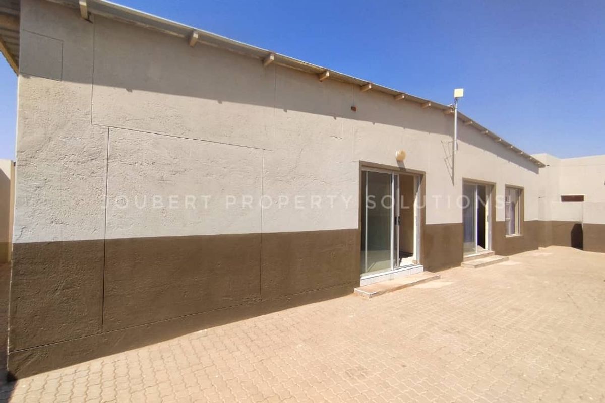CLINIC / CONFERENCE / OFFICES FOR SALE IN MARIENTAL - NAMIBIA - Photo 4