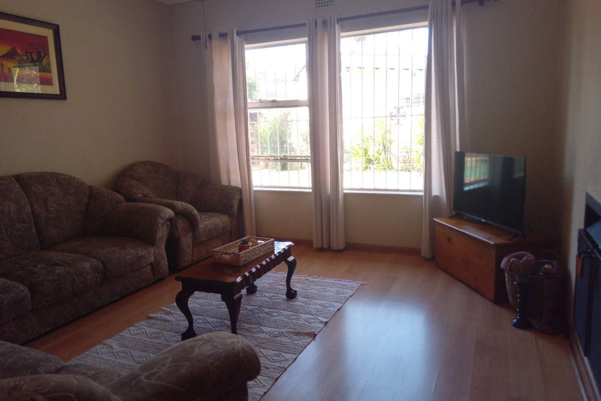 Bargain: Four Bedroom House plus Two Bedroom Cattage. - Photo 3