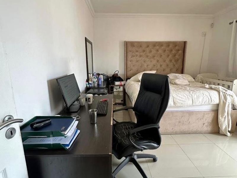 2 Bedroom Flat for Sale - Photo 5