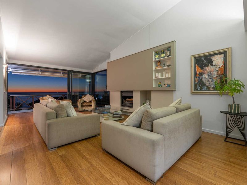 Spacious Family Home with Sea & Mountain Views in a Quite Camps Bay Cul-De-Sac - Photo 9