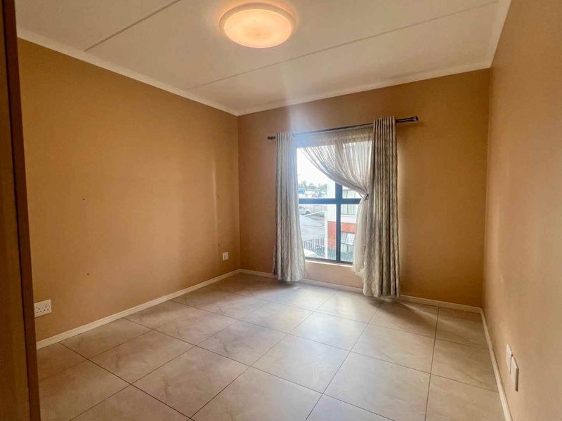 Live Large: 116m2 Apartment with Modern Touches & Family Perks! - Photo 9