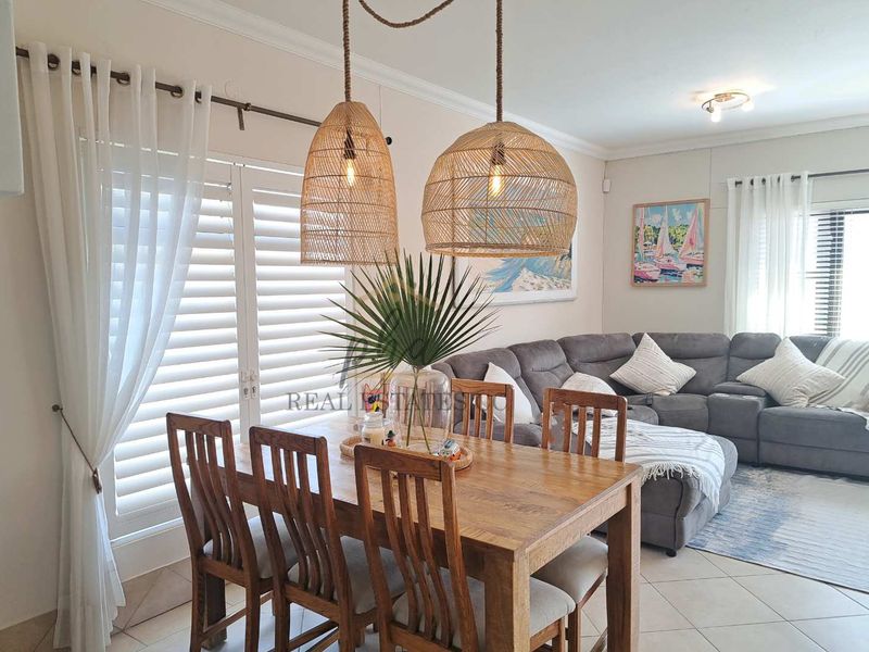Stunning, upmarket 3 bedroom townhouse, close to the beach for sale in Dolphin Beach - Photo 6