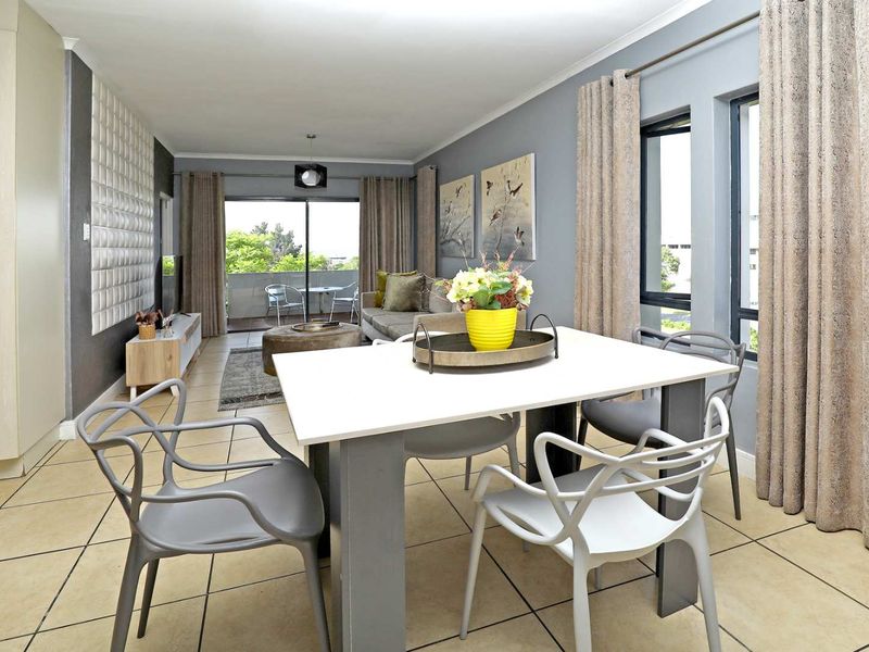 Stylish and Secure 2 bedroom Furnished apartment at The Cube Rivonia! - Photo 4