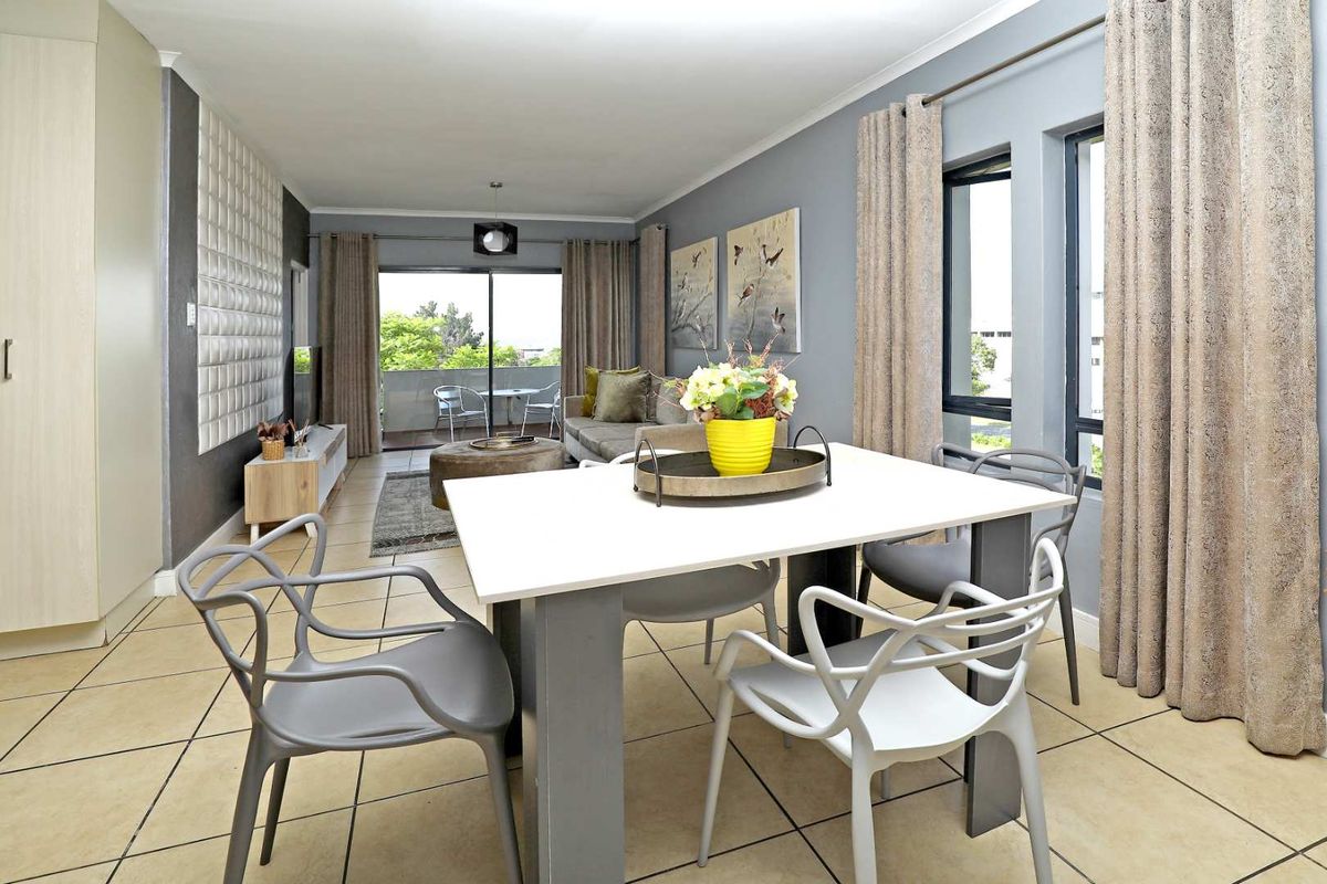 Stylish and Secure 2 bedroom Furnished apartment at The Cube Rivonia! - Photo 4