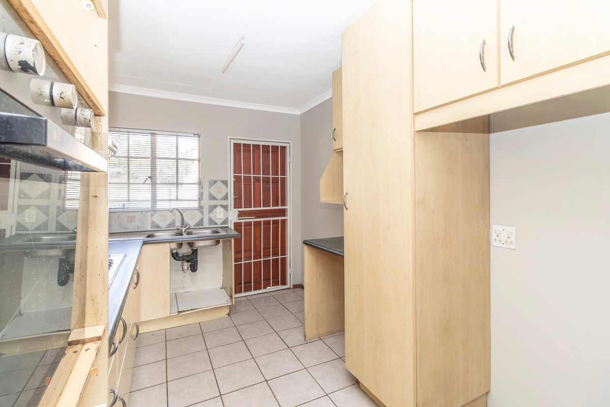 2 homes on one Property! Excellent Rental opportunity! - Photo 5
