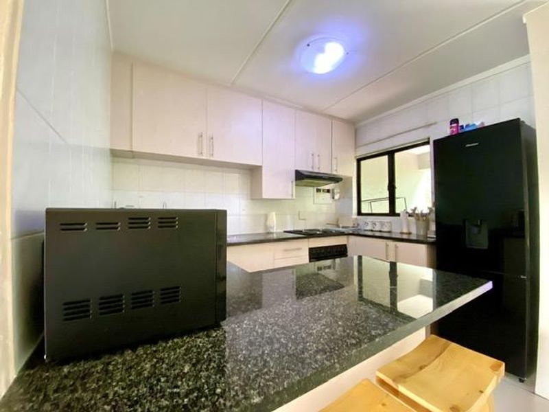 STYLISH ONE BED APARTMENT IN THE HEART OF MORNINGSIDE - Photo 8