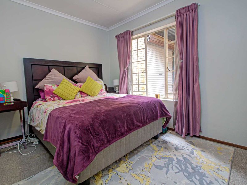 Perfect Blend of Style and Accessibility! - Photo 10