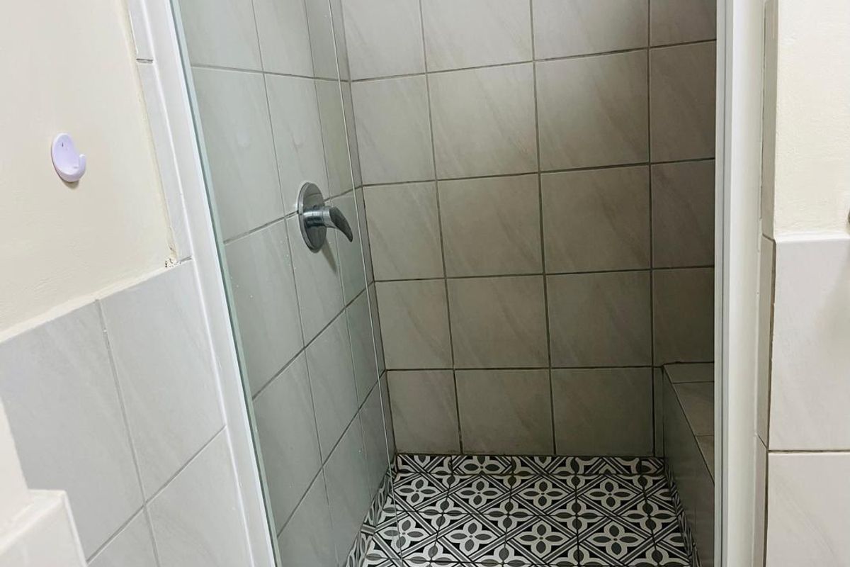 Well maintained ground floor flat suitable for first time buyer - Photo 5