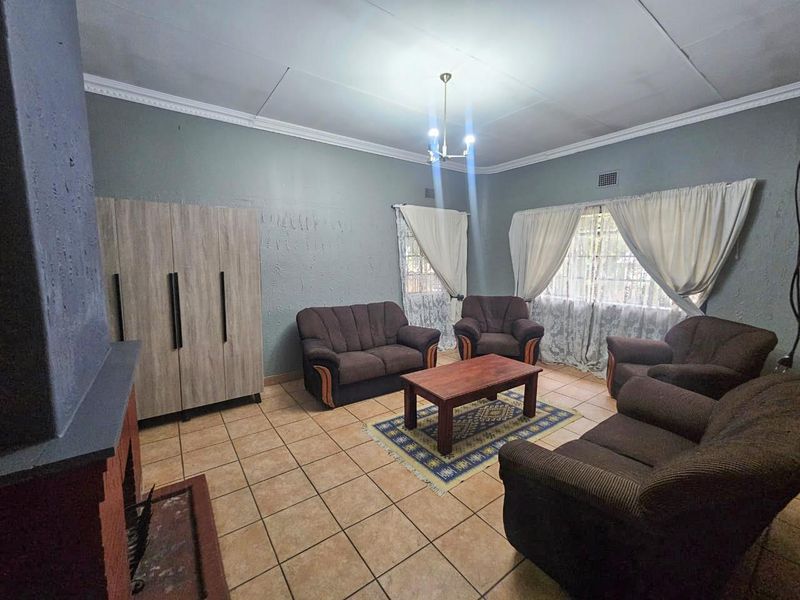Spacious Family Haven with Flatlet, Skyline Views & No Loadshedding - Photo 10