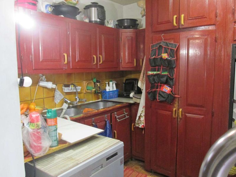 BEAUTIFUL, NEAT AND BIG [4] FOUR BEDROOMS DUPLEX FOR SALE IN SUNNYSIDE EAST '' BARGAIN - Photo 4