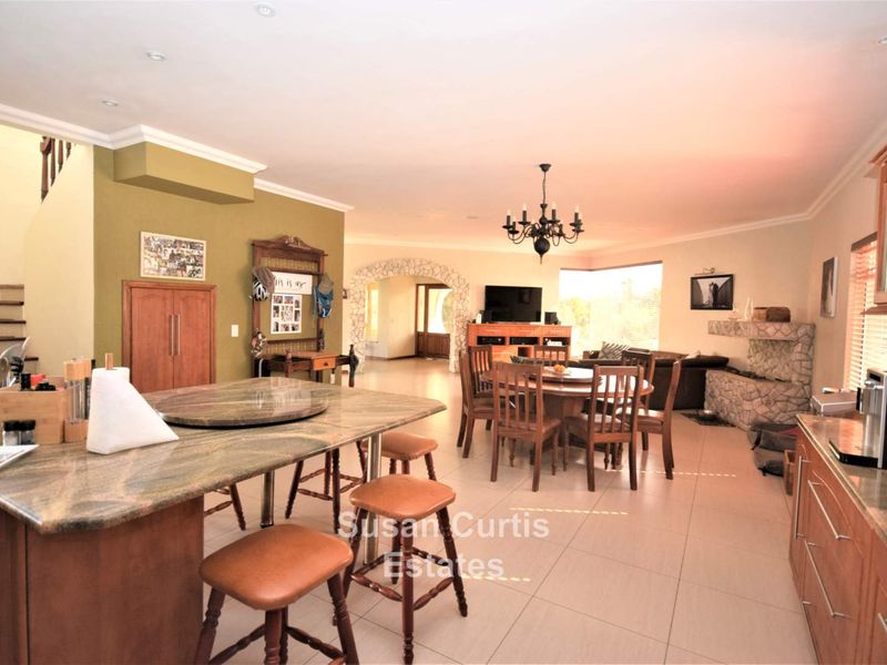 Executives Mansion - Photo 5