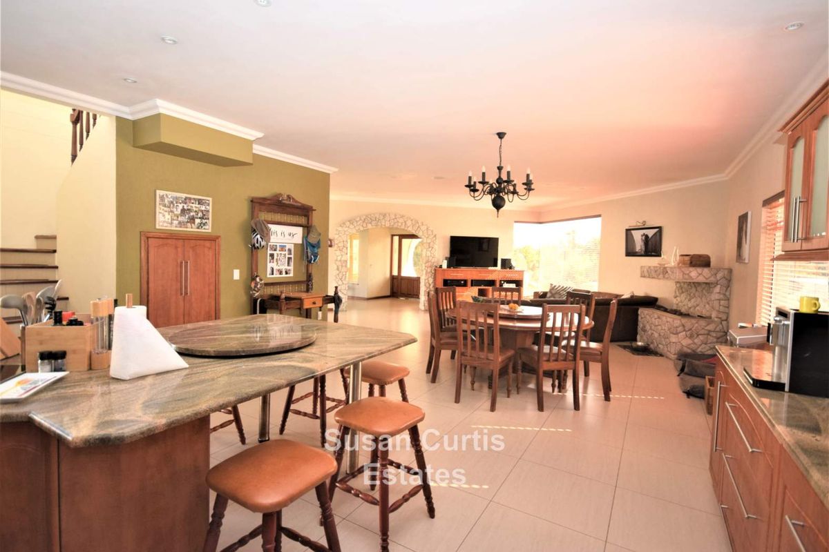 Executives Mansion - Photo 5