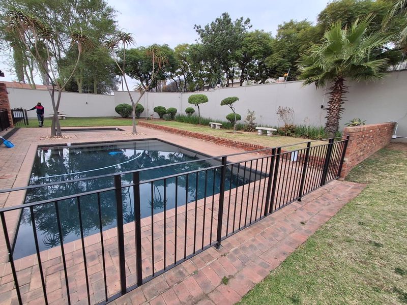 Move-In Ready Apartment in a Safe, Quiet Complex! - Photo 1