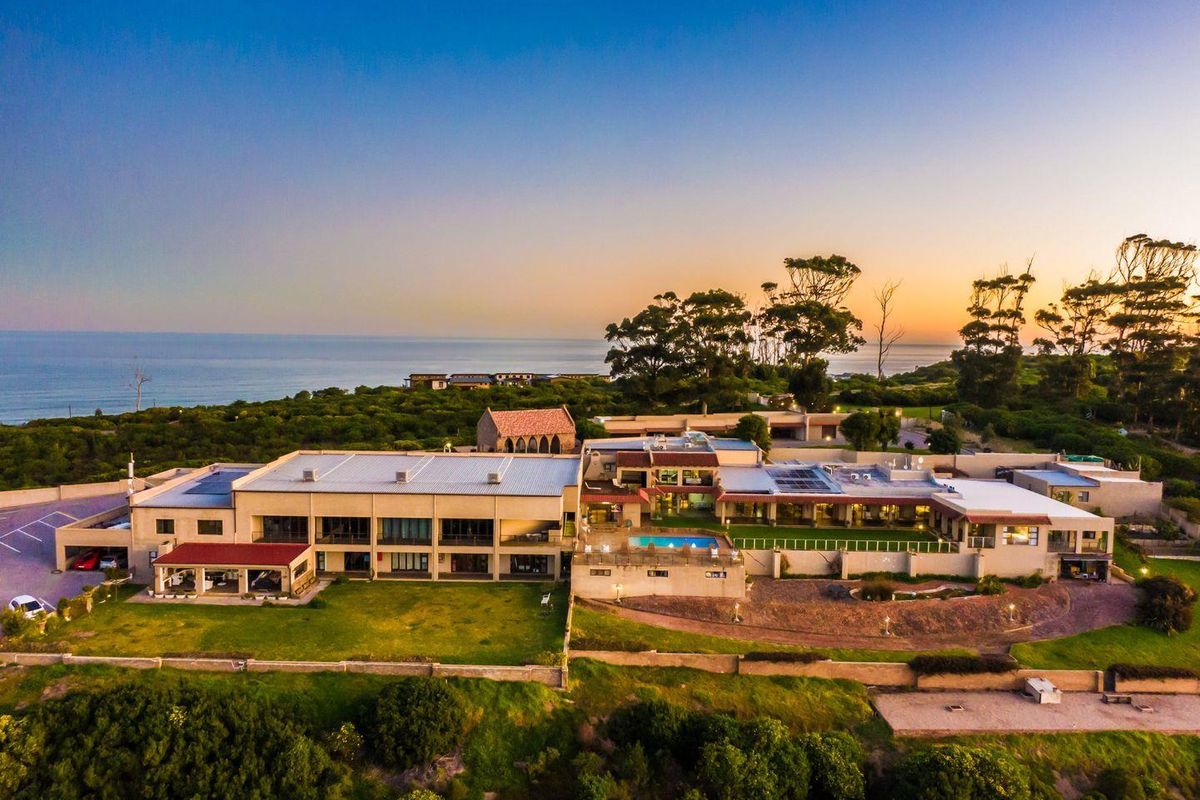 Iconic Grand Baroque Villa - Photo 4