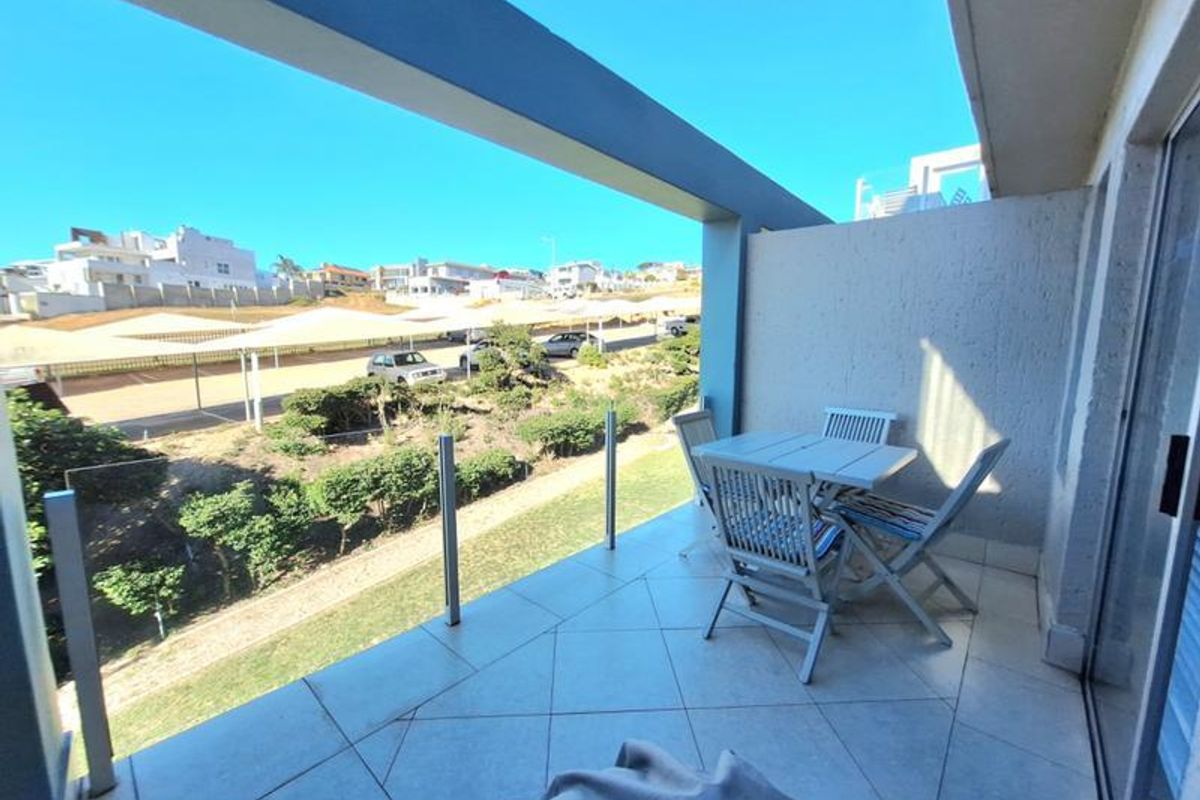 2 Bedroom Apartment For Sale in Nautica, De Bakke, Mossel Bay - Photo 2