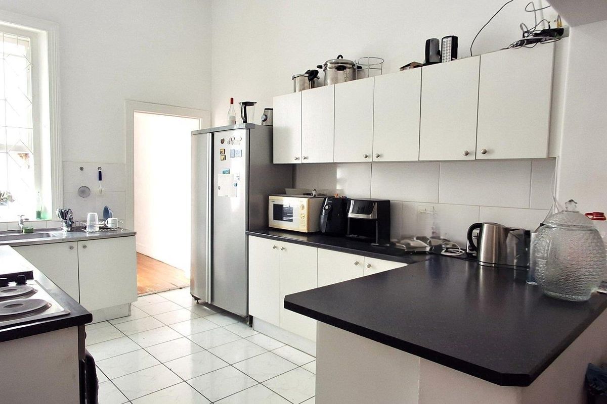 Exceptional 2 X 4-Bedroom Victorian Investment Portfolio – Fully Let, High-Yielding, Prime UCT Location - Photo 5