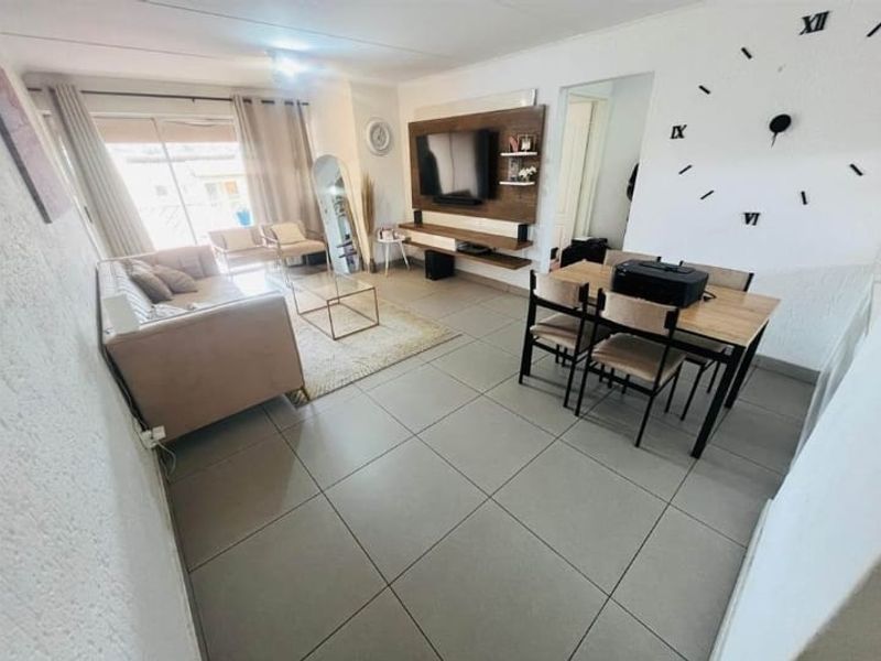 3 Bedroom Townhouse for Sale Mondeor Johannesburg South - Photo 6