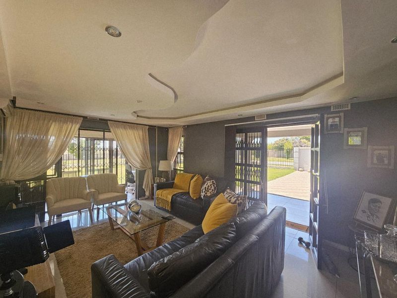 Modern Living & Income Potential: Multi-Unit Gem! - Photo 3