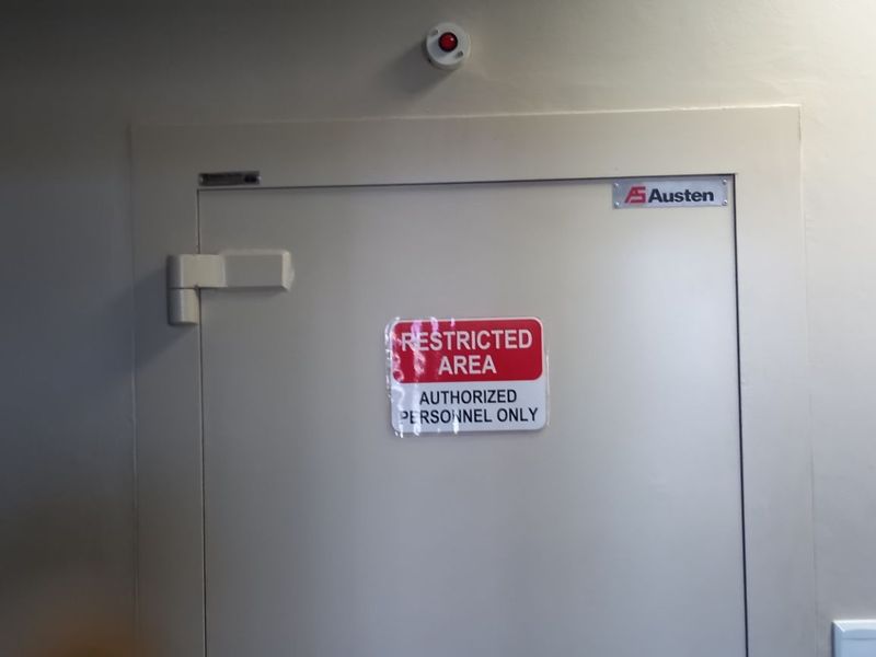 A Grade Office / Warehouse Building To Let - Southern Industrial - Photo 7