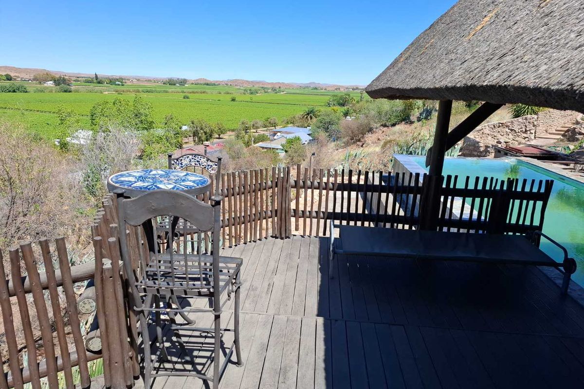 ENDLESS POSSIBILITIES! HOME WITH CHALETS AND PANORAMIC VIEWS. - Photo 4