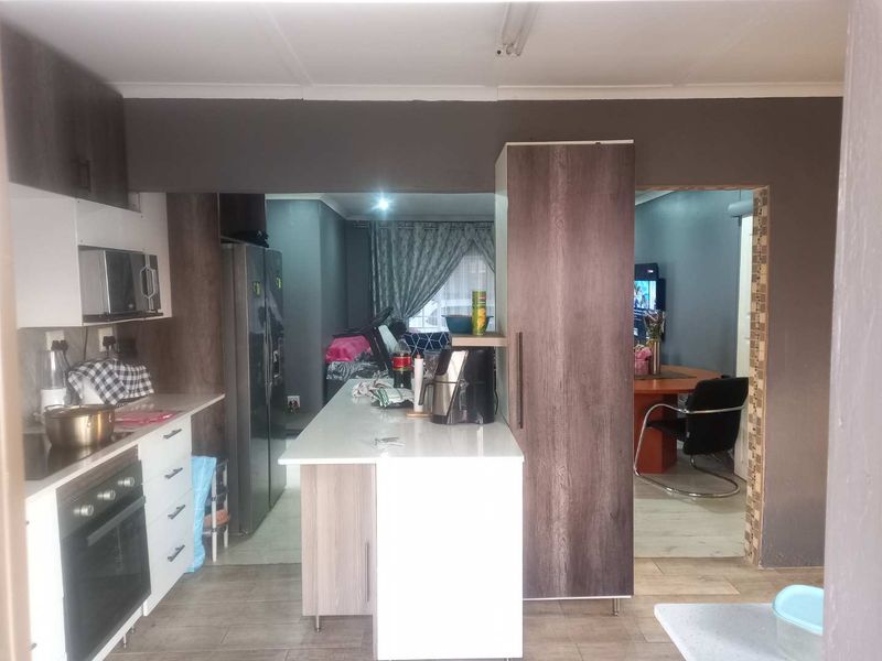 3 Bedroom house for Sale in Klopperpark - Photo 4