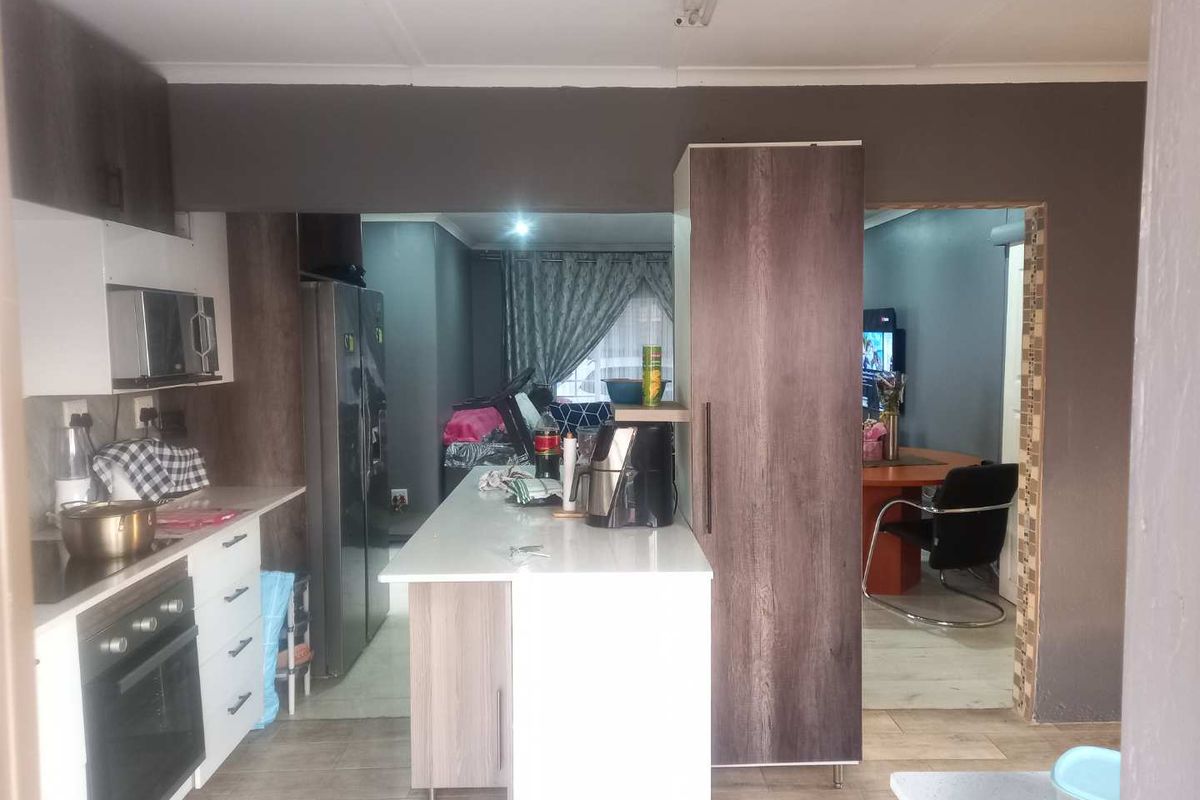 3 Bedroom house for Sale in Klopperpark - Photo 4