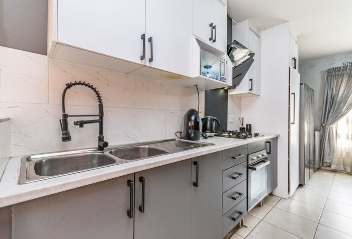 Property #2488743, Apartment For Sale in Jabulani