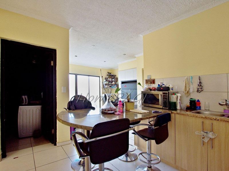 Central, Walvis Bay:  Townhouse in Villa Grande is for Sale - Photo 6