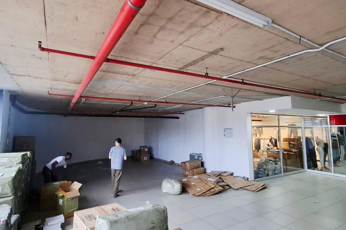 **Prime Retail Opportunity in High-Traffic Mall Location** - Photo 4