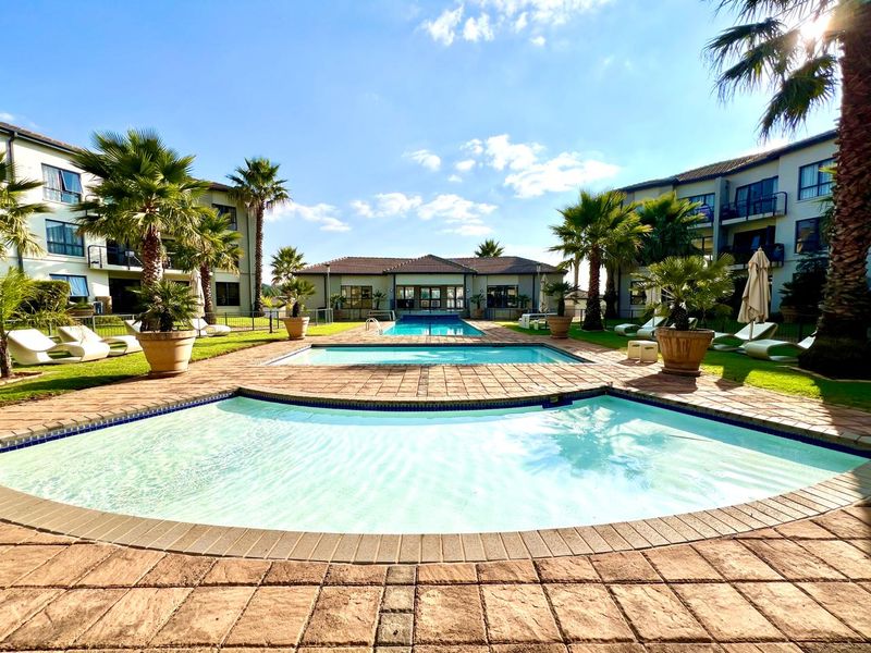 EXCEPTIONAL THREE BED DOUBLE STOREY TOWNHOUSE IN ESPRIT ESTATE FOR RENTAL - Photo 3