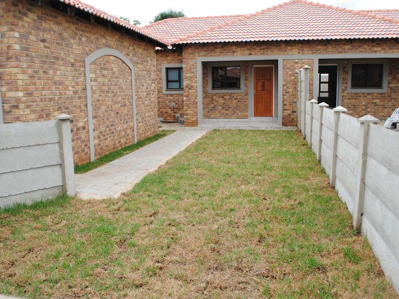 Lovely Newly Developed Townhouses Riversdal, Meyerton - Photo 2