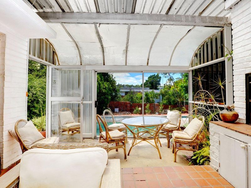 Prime Renovation Opportunity in Welgemoed! - Photo 8