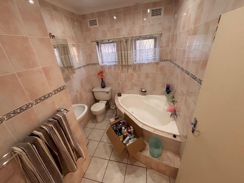 4 Bedroom Family Home to Rent !!! - Photo 8