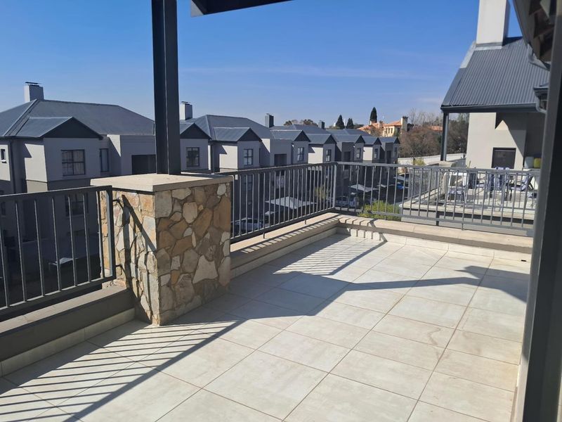 2 Bedroom Apartment for Sale - Photo 4