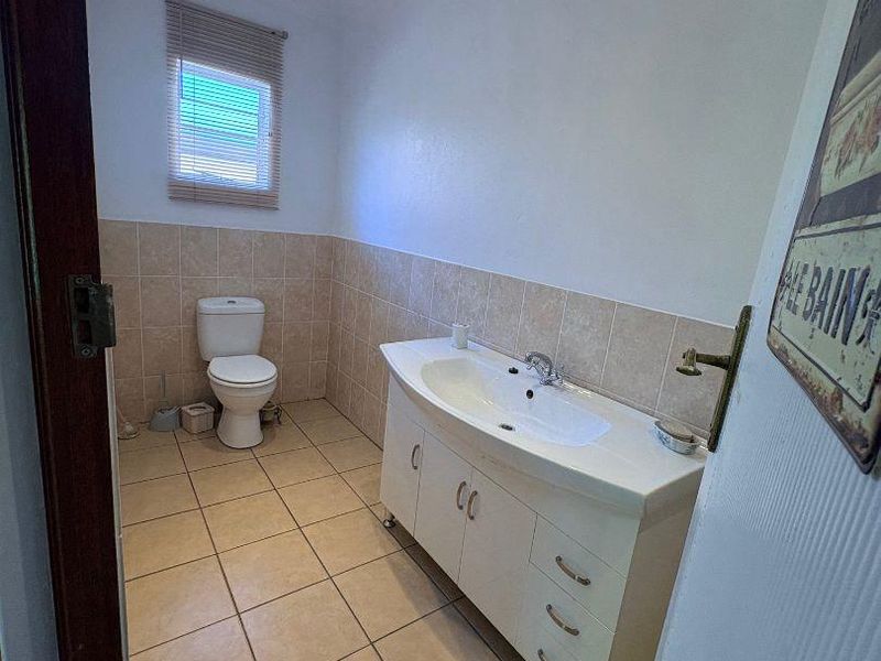 EXCLUSIVE HOME IN UPMARKET PET FRIENDLY COMPLEX - Photo 9